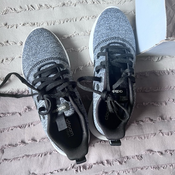 Women’s size 7.5 NWT adidas running shoes - Picture 3 of 6